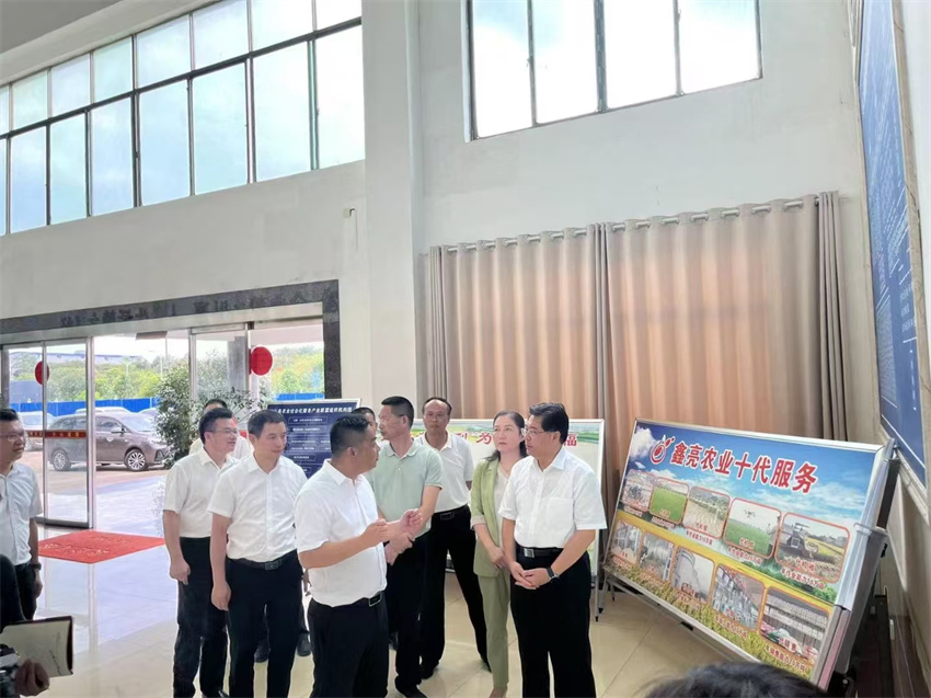 湖南省委常委、統(tǒng)戰(zhàn)部部長(zhǎng)隋忠誠(chéng)調(diào)研鑫亮糧油，推動(dòng)農(nóng)產(chǎn)品加工及農(nóng)業(yè)社會(huì)化服務(wù)發(fā)展
